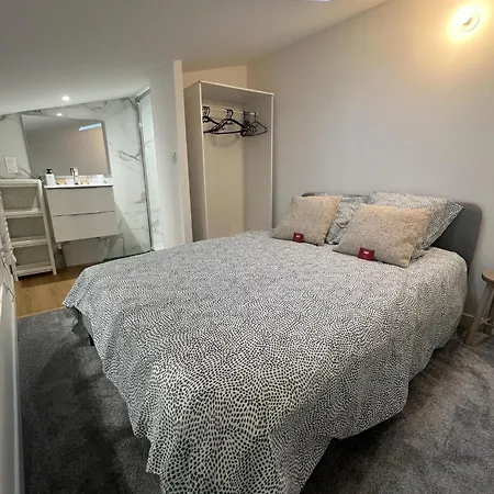Semesterbostad Petite Maison De Avec Mezzanine Ruelle-sur-Touvre